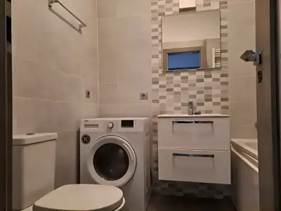 Baie apartament vanzare Sector 6 Bucuresti cu masina